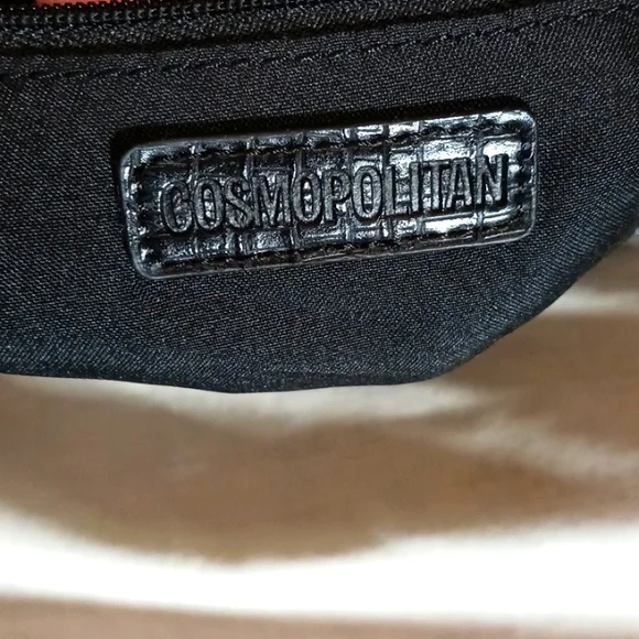 Cosmopolitan Faux Alligator Wrist Strap Clutch Purse - Picture 5 of 8